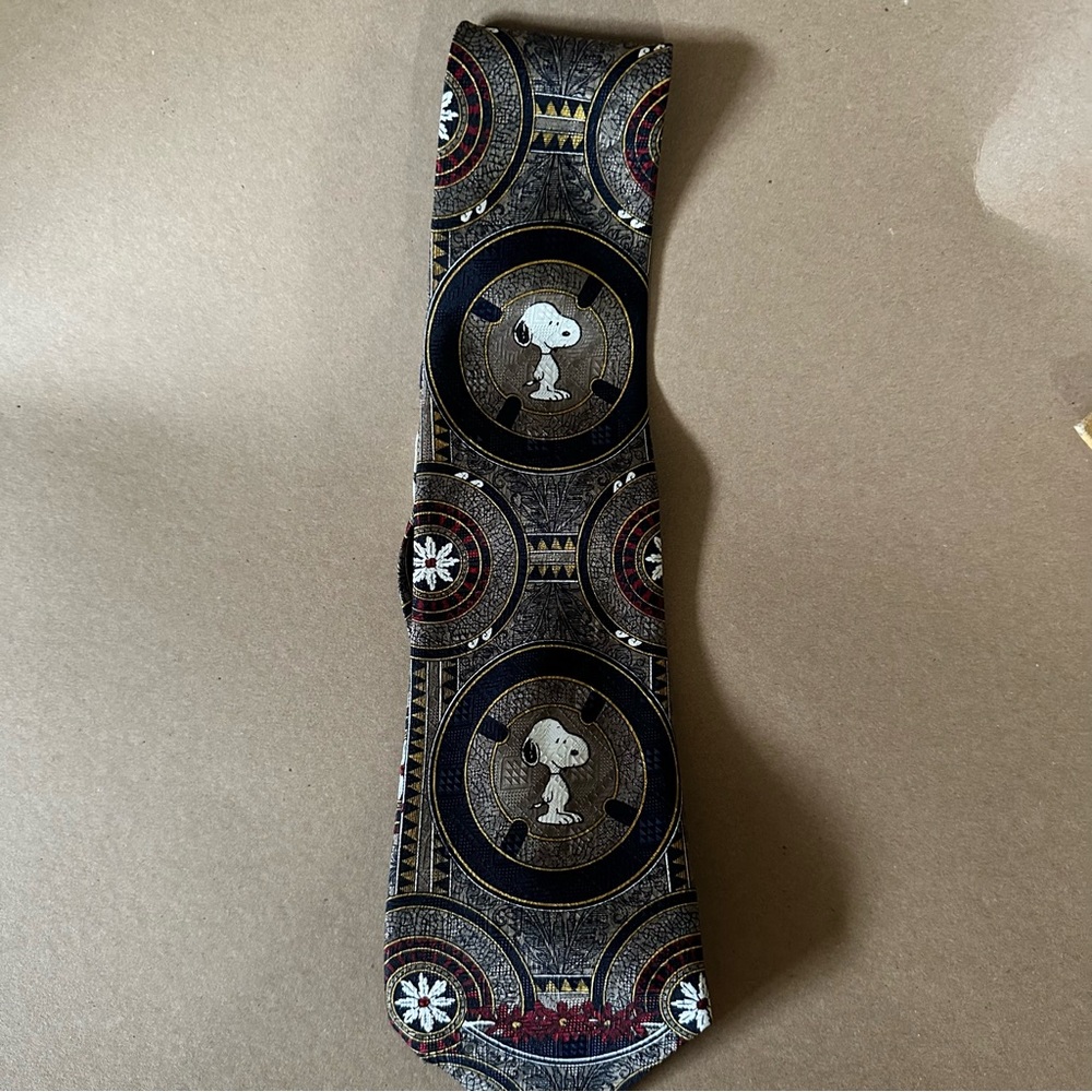 Vintage “snoopy” neck tie